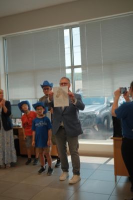 Make-a-Wish and Colonial Team Welcome Home Danbury Boy from Dream Vacation