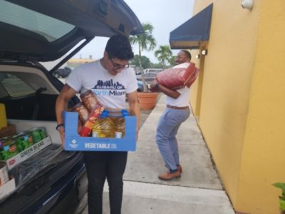 "Subaru of North Miami Partners with Local Charites for Thanksgiving!!