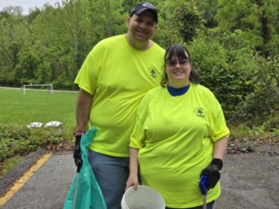 Dutch Miller Subaru Helps With Picking Up Trash in Our Community