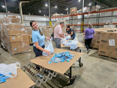 Dutch Miller Subaru Helps Box Food For Veterans