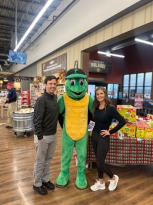 United Way Celebrity Bagging Event