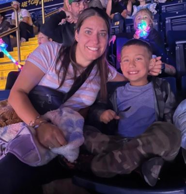 Haddad Subaru sends 5 families affected by pediatric cancer to Disney on Ice. 