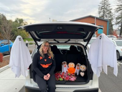 Spreading Joy and Treats: AutoNation Subaru & Joya’s Trunk-or-Treat Celebration