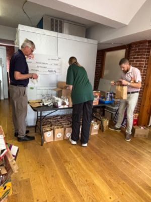 Subaru Loves to Help – Supporting Daniel’s Table in Framingham