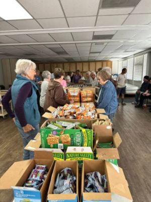 Fairfield Subaru Feeds Hungry School Children