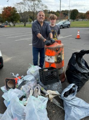 A Morning of Community and Clean Up at Rogers Park
