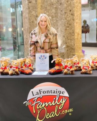 Spreading Love & Joy to Pets on Santa Paws