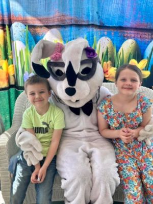 Photos with the Easter Bunny 