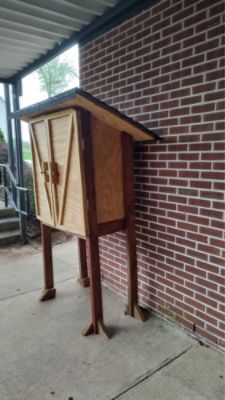 love to help and socks