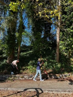 Walker’s Renton Subaru Joins the City of Renton for 3rd Annual Park Clean-Up