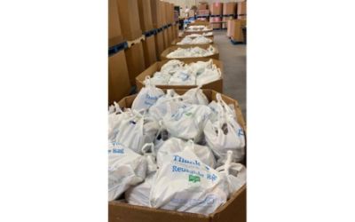 Phoenix Subaru Retailers Pack Emergency Food Boxes