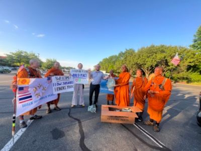 Flow Subaru's Heartwarming Encounter: Tibetan Monks on a Journey for World Peace