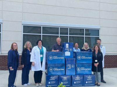 Fairway Subaru helps local Cancer Center