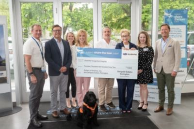 Gengras Subaru makes $14,642 gift in support of Pet Therapy at Charlotte Hungerford Hospital