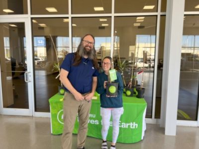 Subaru Loves the Earth with 100 Donated Trees