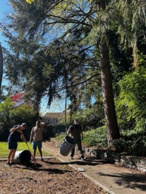 Walker’s Renton Subaru Joins the City of Renton for 3rd Annual Park Clean-Up