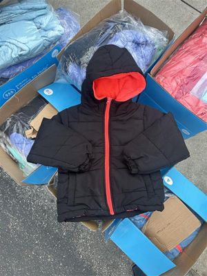 Parkway Volunteers Keep Homeless Kids Warm