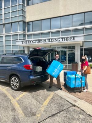 Napleton Schaumburg Subaru Provides Love and Hope to Cancer Patients