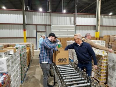 Dutch Miller Subaru Boxes Food for Veterans