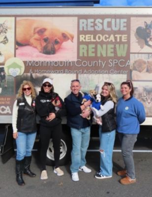 Circle Subaru Hosts Pet Adoption.