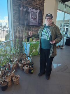 DOUG SMITH SUBARU DISTRIBUTES FREE NATIVE TREES TO HELP AMERICAN FORK COMMUNITY THRIVE