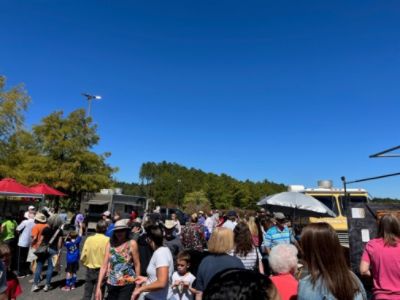 Hendrick Subaru Sponsors Art Cart for 59th Annual Bluff Park Art Show