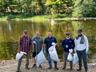 Cleaning up the Farmington River with Save the Sound!