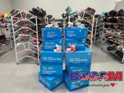 Busam Subaru Donates to Hope's Closet