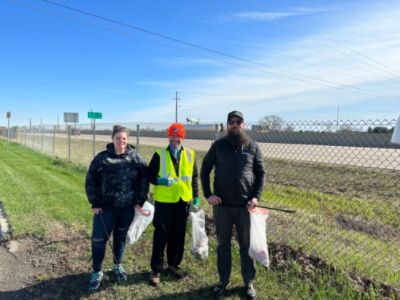 Subaru Ambassadors join with Bergstrom Subaru of Oshkosh for their Earth Day clean up