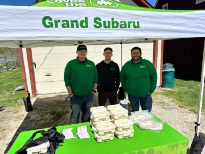 Grand Subaru helps Fischer Farm make Earth Day fun!