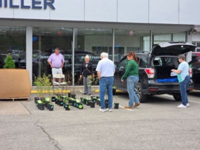 Dutch Miller Subaru Gives Away Trees