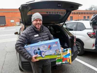 Heritage Subaru Supports Toys for Tots 