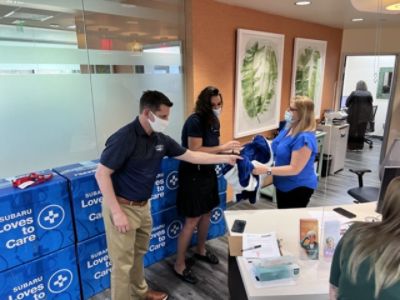 AutoNation Subaru Scottsdale & LLS Deliver Blankets to Arizona Oncology  
