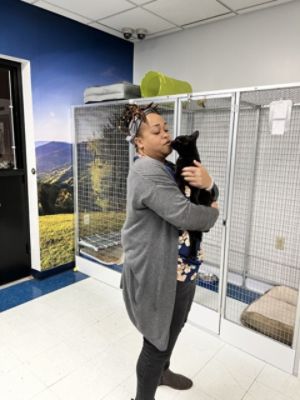 Subaru of Morgantown visits our local shelter!