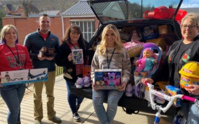 Thomas Collects Toys for Local Families