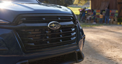 La rejilla frontal de un Subaru Ascent 2024.