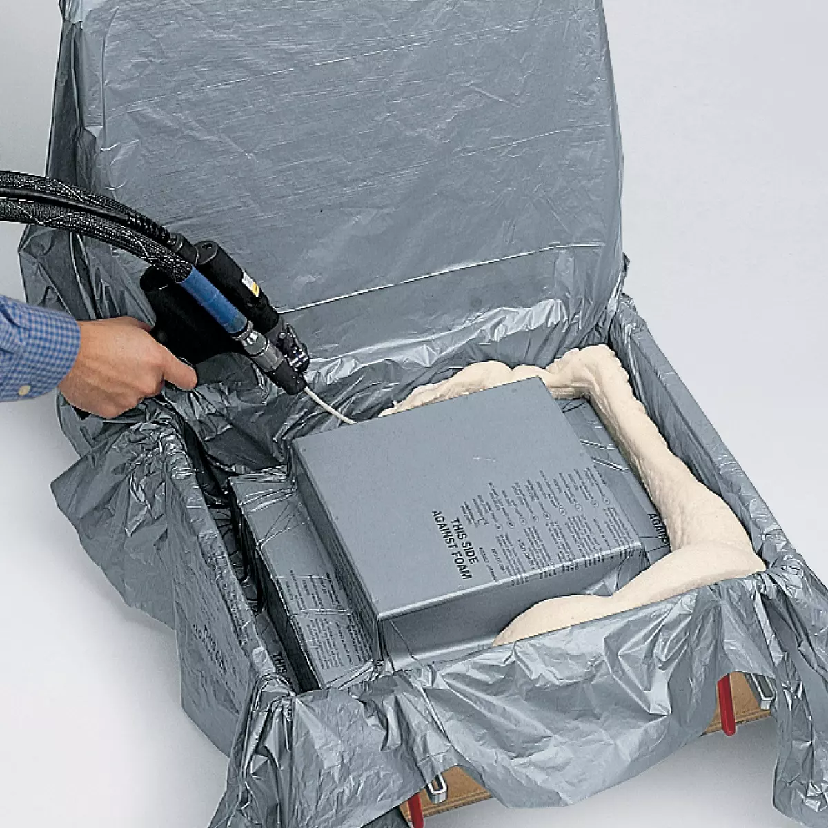 Instapak® 900 & 901 Foam-in-Place Packaging Systems – Sealed Air Instapak® 900 & 901 Foam-in-Place Packaging Systems – Sealed Air