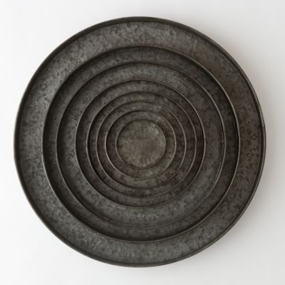 Habit & Form Circle Tray, Dark Zinc 5-25"