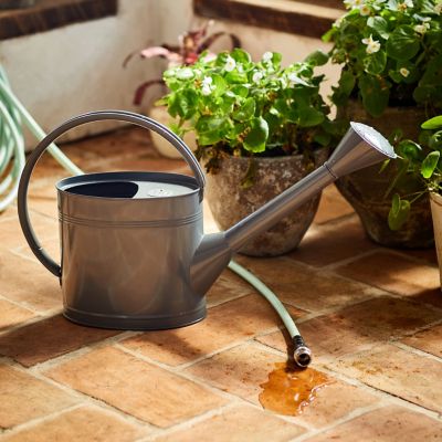 Galvanized Steel Waterfall Watering Can