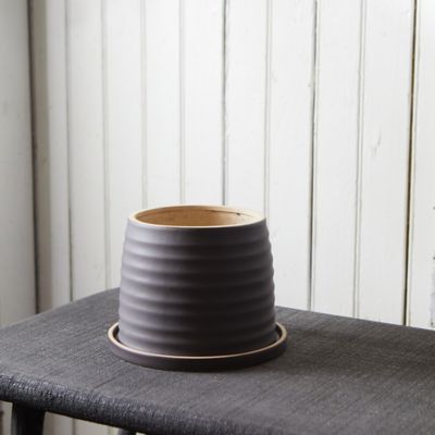 Horizontal Ridge Ceramic Pot + Saucer Set, 8"