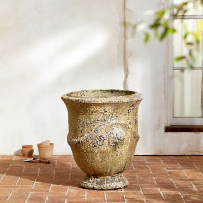 Barnacle French Urn, 25"