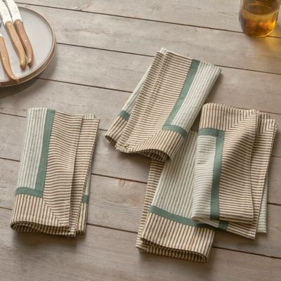 Set of 4. Two Sets Royal Palace table linens napkins. Wrinkle free soil  release