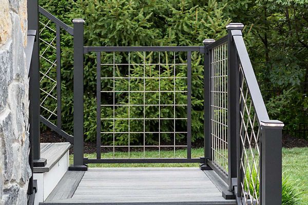 Trex Signature® Glass & Mesh Railing Design