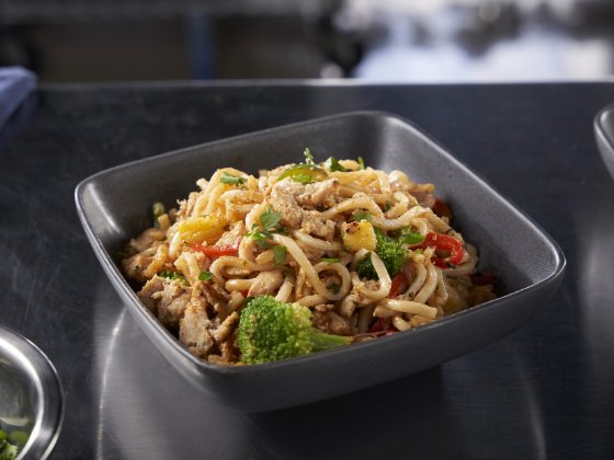 Spicy Garlic Noodle Stir-Fry