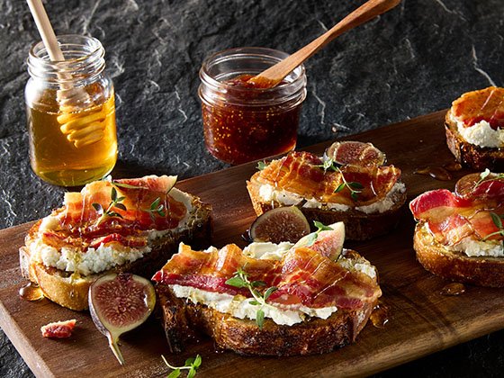 Bacon and fig toast