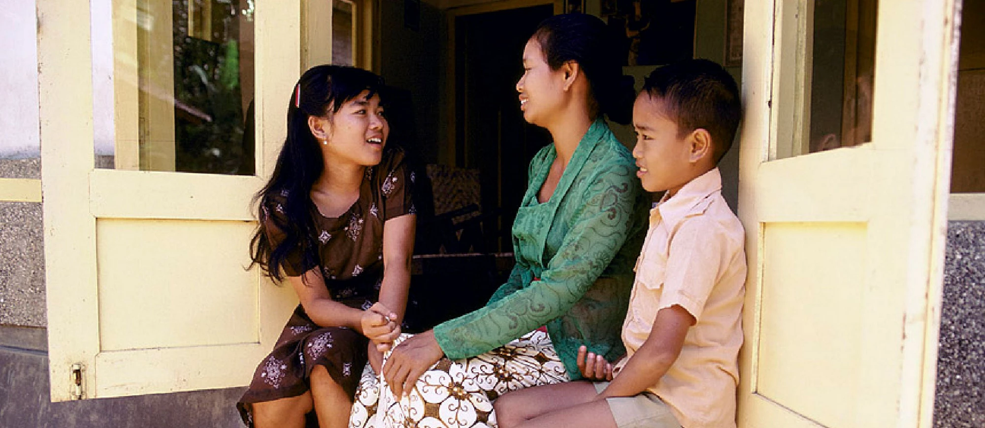 Around 40 percent of households in Indonesia receive regular social assistance programs. Photo: © Ray Witlin / World Bank