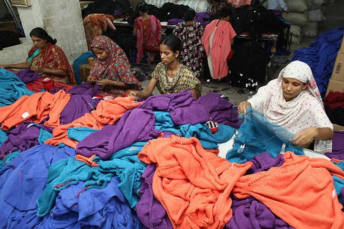 Workers in the Wool Tex Sweaters Limited in Shewrapara, Dhaka. Photo: Abir Abdullah/ADB
