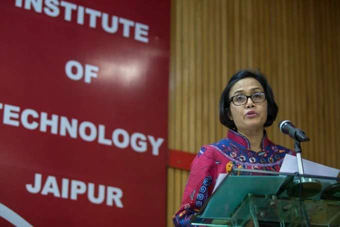 Sri Mulyani Indrawati speaking to the students at MNIT, India