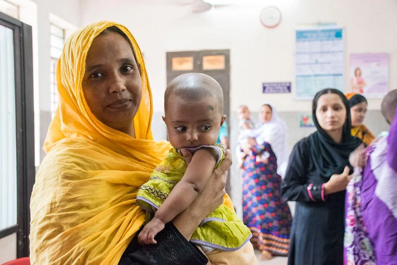 Women at the Gonoshasthaya Community Health Center (outside Dhaka). Photo: Rama George-Alleyne / World Bank