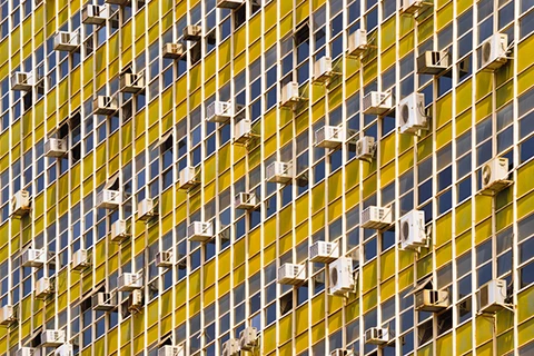 A slew of air conditioning units in a building. - Photo: Shutterstock